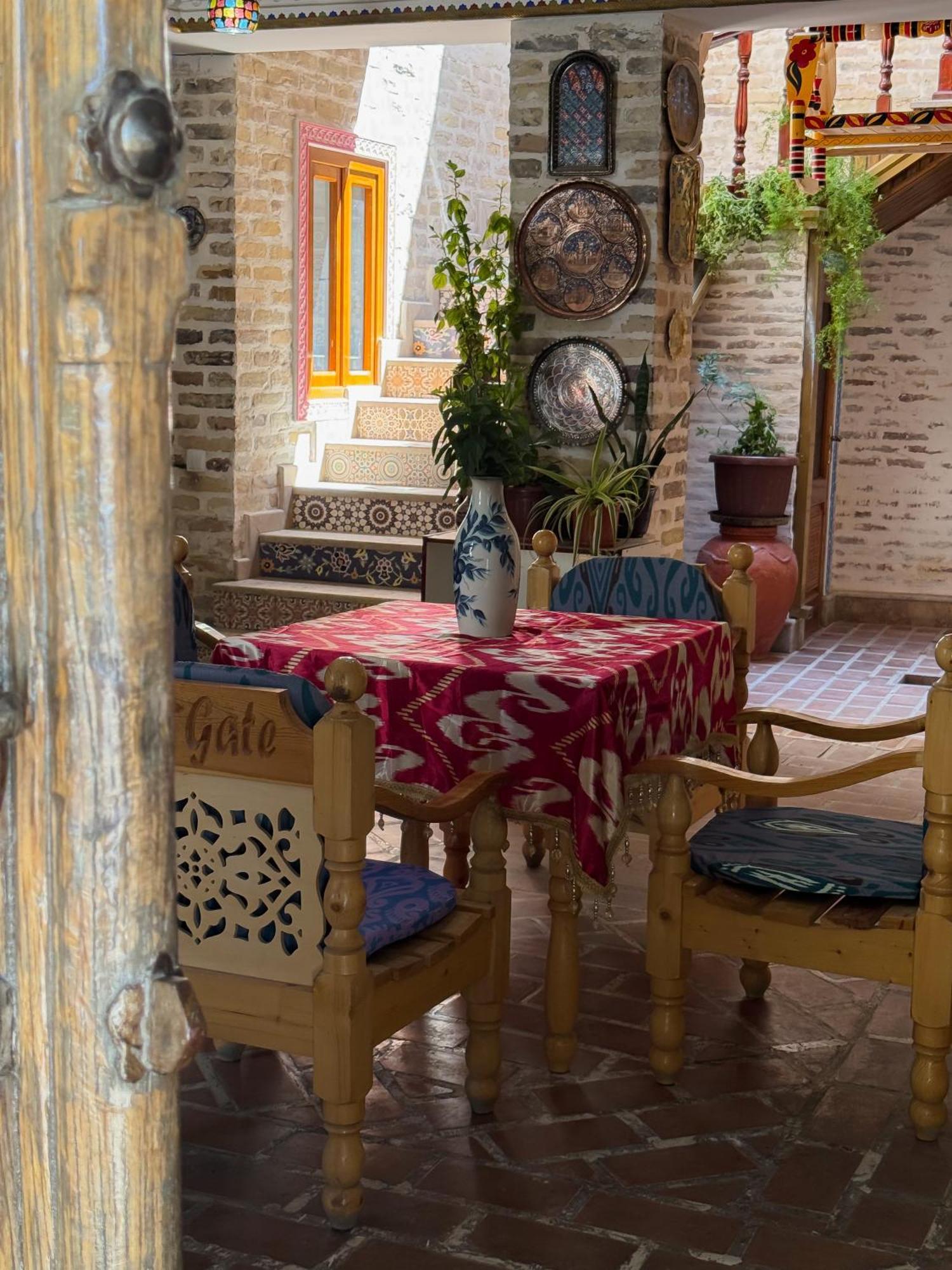 Old Gate Family Guest House Buxoro Luaran gambar